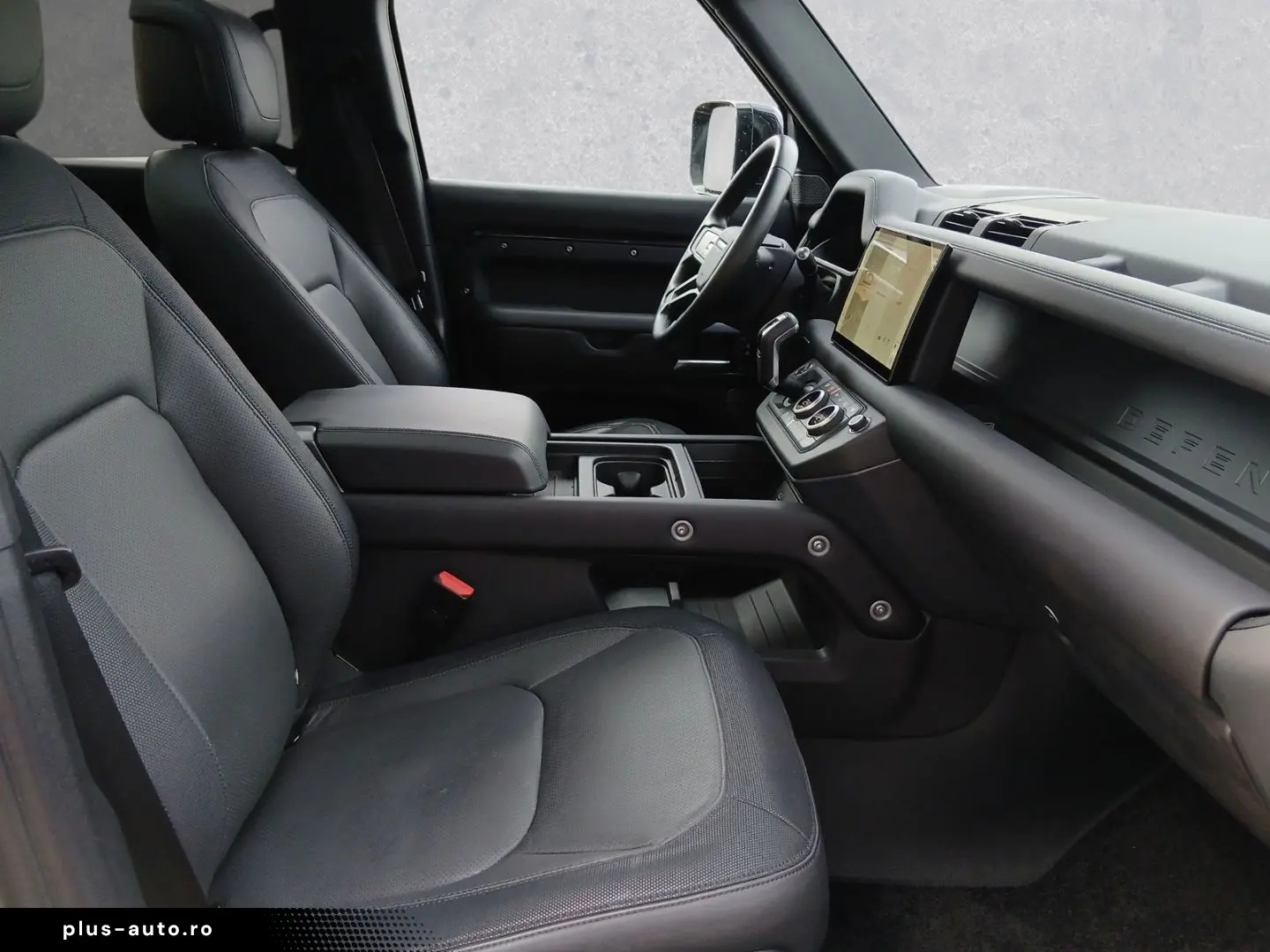 LAND ROVER Defender 110 D250 X-Dynamic HSE AHK  in Seidenma