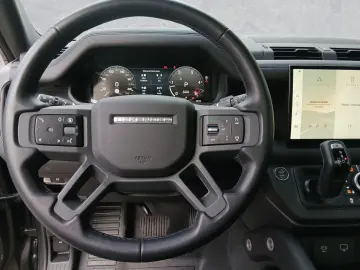 LAND ROVER Defender 110 D250 X-Dynamic HSE AHK  in Seidenma