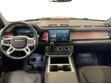 LAND ROVER Defender 130 D300 AWD X-Dynamic SE 8 seats