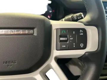 LAND ROVER Defender 130 D300 AWD X-Dynamic SE 8 seats