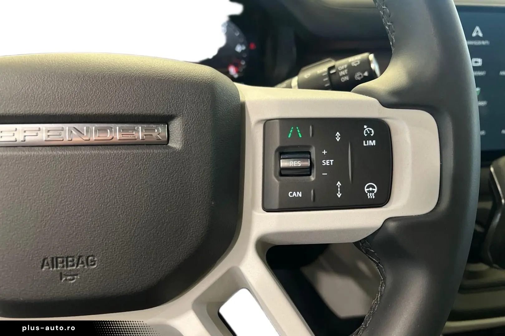 LAND ROVER Defender 130 D300 AWD X-Dynamic SE 8 seats