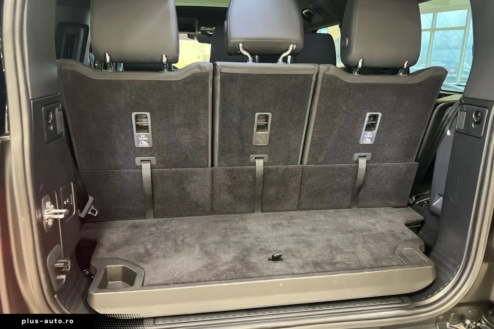 LAND ROVER Defender 130 D300 AWD X-Dynamic SE 8 seats