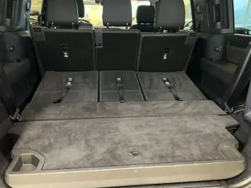 LAND ROVER Defender 130 D300 AWD X-Dynamic SE 8 seats