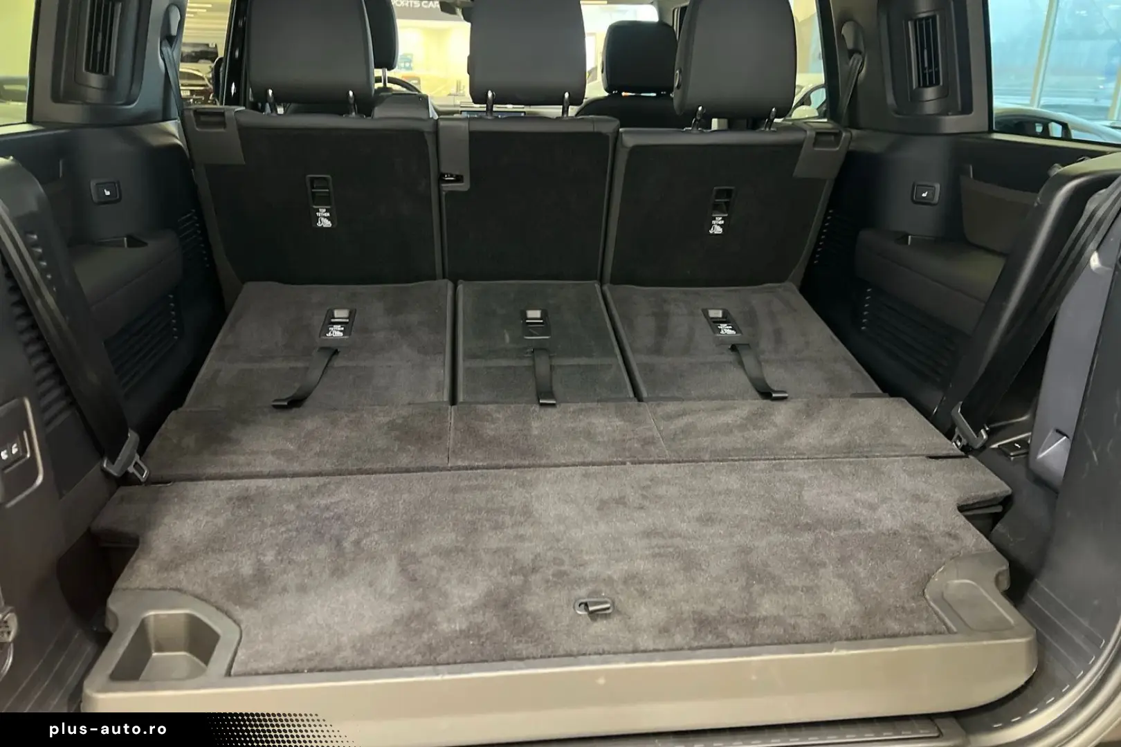 LAND ROVER Defender 130 D300 AWD X-Dynamic SE 8 seats