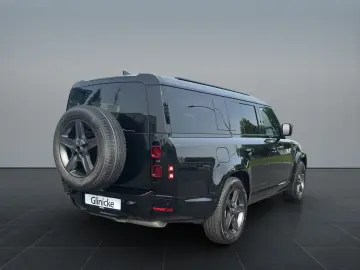 LAND ROVER Defender 130 D300 X-Dynamic SE AHK WinterPack
