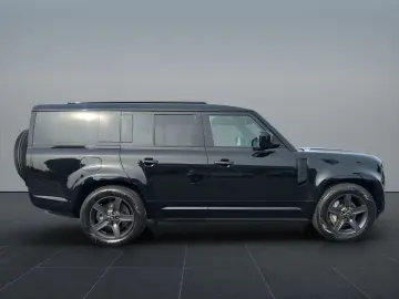 LAND ROVER Defender 130 D300 X-Dynamic SE AHK WinterPack