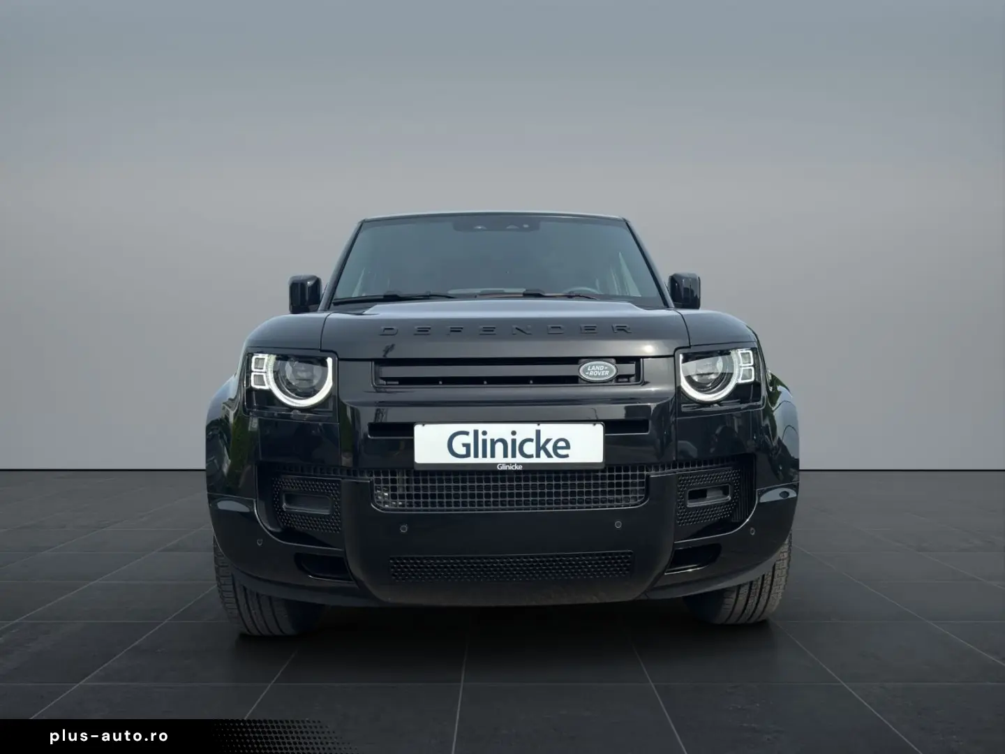 LAND ROVER Defender 130 D300 X-Dynamic SE AHK WinterPack