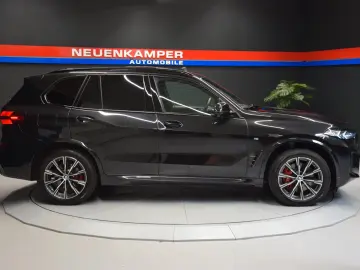 BMW X5 30 d xDrive M Sport Pano Sitzbelüft. AHK HuD
