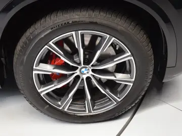 BMW X5 30 d xDrive M Sport Pano Sitzbelüft. AHK HuD