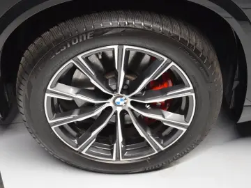 BMW X5 30 d xDrive M Sport Pano Sitzbelüft. AHK HuD