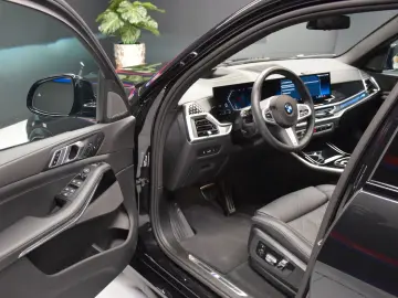 BMW X5 30 d xDrive M Sport Pano Sitzbelüft. AHK HuD