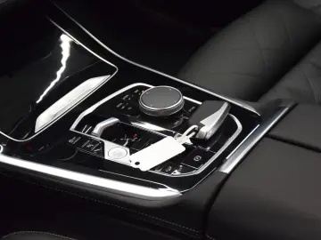 BMW X5 30 d xDrive M Sport Pano Sitzbelüft. AHK HuD