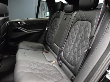 BMW X5 30 d xDrive M Sport Pano Sitzbelüft. AHK HuD