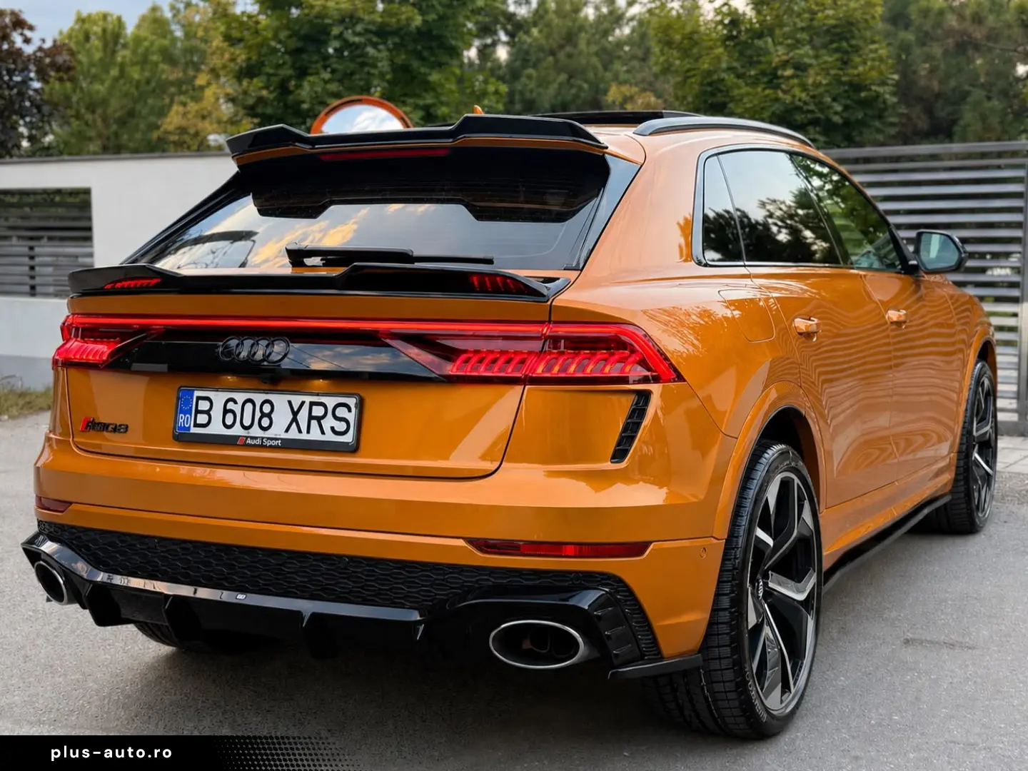 Audi RSQ8