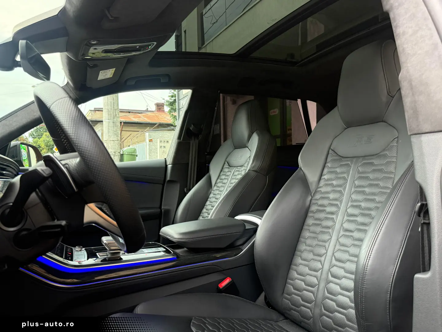 Audi RSQ8