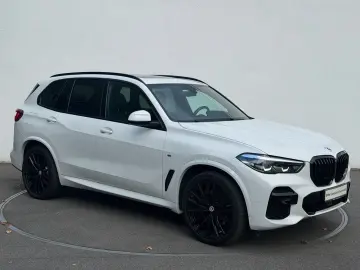 BMW X5 xDrive30d M SPORT PANO AHK KAMERA HUD LM22 HK