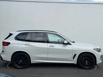 BMW X5 xDrive30d M SPORT PANO AHK KAMERA HUD LM22 HK