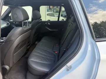 BMW X5 xDrive30d M SPORT PANO AHK KAMERA HUD LM22 HK