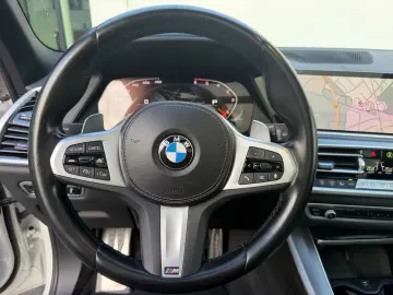 BMW X5 xDrive30d M SPORT PANO AHK KAMERA HUD LM22 HK