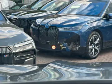 BMW X5 xDr45e AHK Sitzklima Laser H&K DA-Prof 360