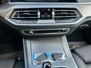 BMW X5 xDr45e AHK Sitzklima Laser H&K DA-Prof 360