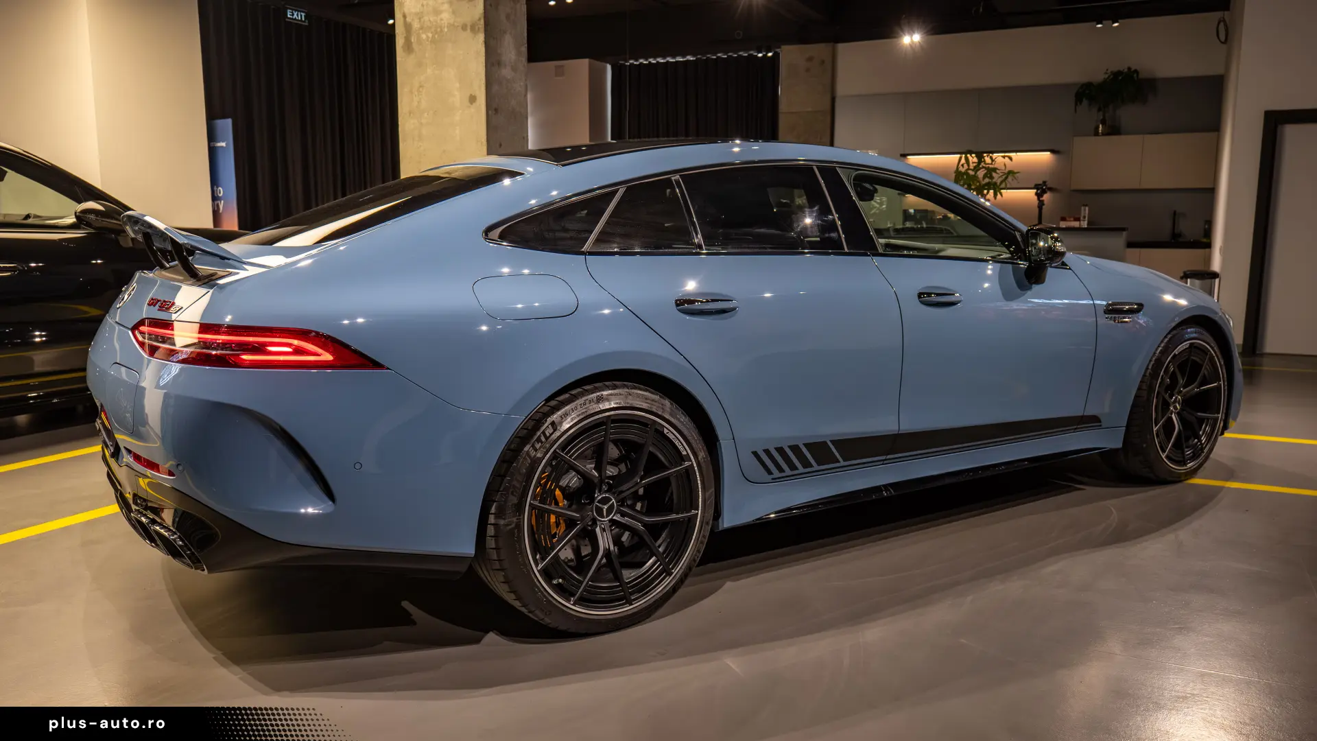 Mercedes-Benz AMG GT-S 63 SE PERFORMANCE