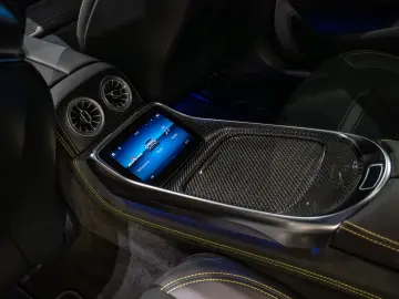 Mercedes-Benz AMG GT-S 63 SE PERFORMANCE