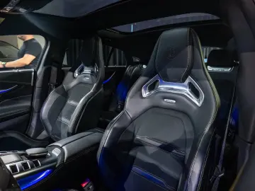 Mercedes-Benz AMG GT-S 63 SE PERFORMANCE