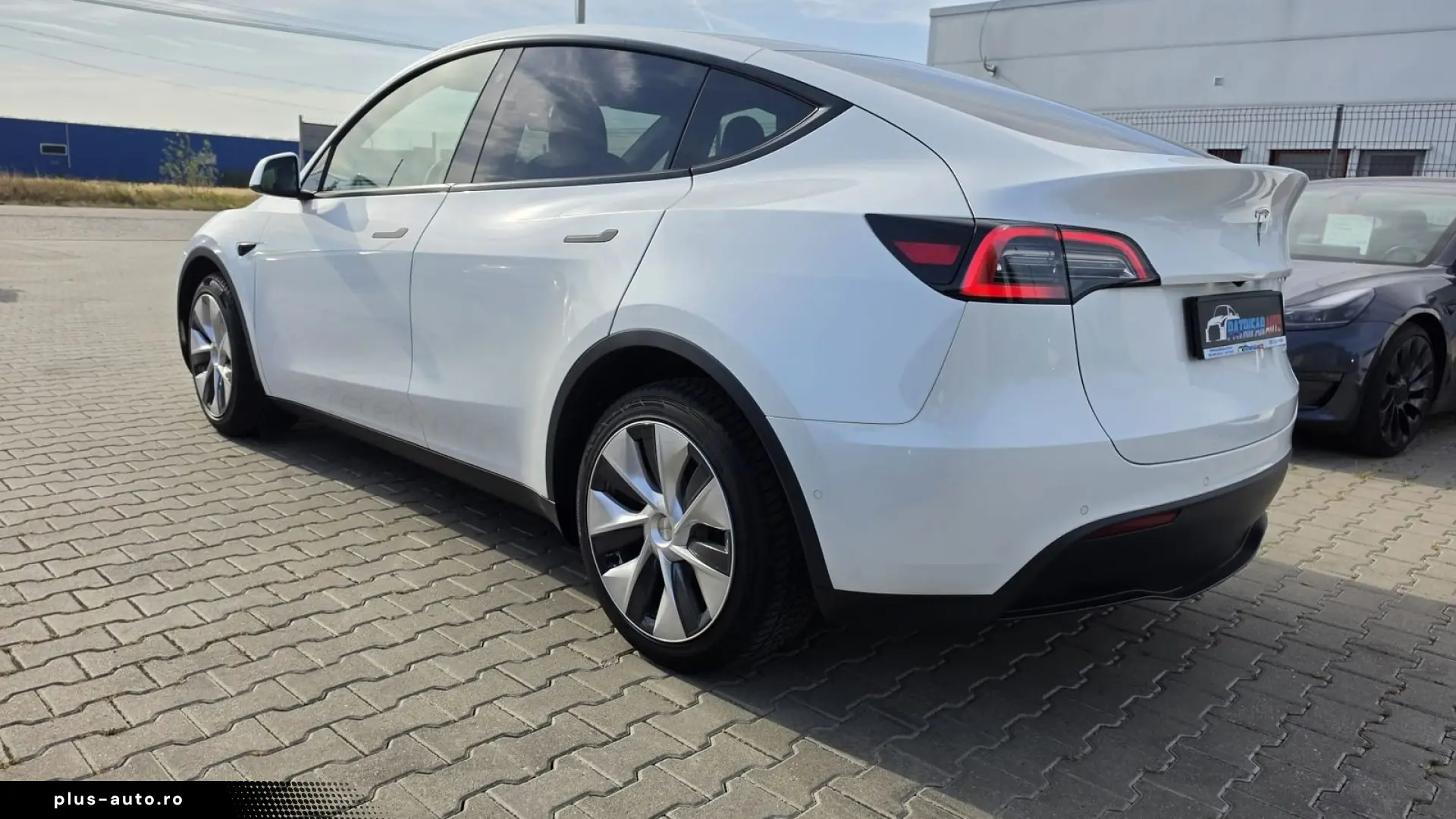 TESLA MODEL Y Max Range Dual AWD