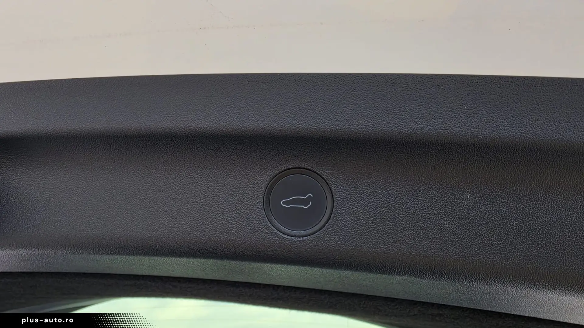 TESLA MODEL Y Max Range Dual AWD