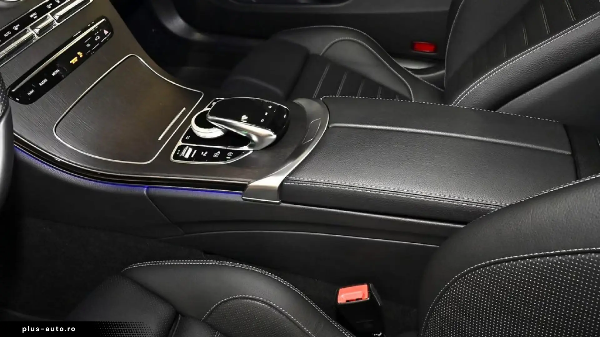 Mercedes-Benz C 300 Coupé AMG Sport NIGHT ACC PANO