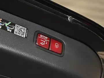 Mercedes-Benz C 300 e T Avantgarde Premium LED 360