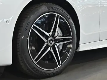 Mercedes-Benz C 300 e AMG Sport Premium LED Kamera Keyless