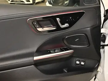 Mercedes-Benz C 300 e AMG Sport Premium LED Kamera Keyless