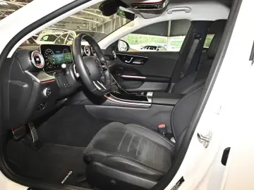 Mercedes-Benz C 300 e AMG Sport Premium LED Kamera Keyless