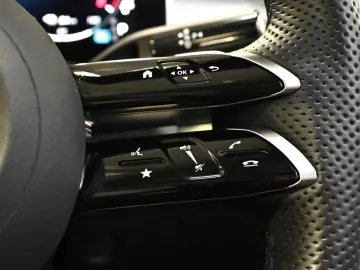 Mercedes-Benz C 300 e AMG Sport Premium LED Kamera Keyless