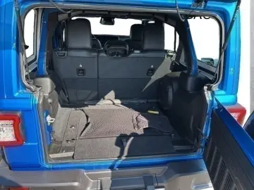 JEEP Wrangler Sahara 2.0l T-GDI 200 kW (272 PS) 4x4 A