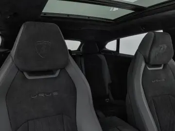 Lamborghini Urus Performante Carbon Selezione