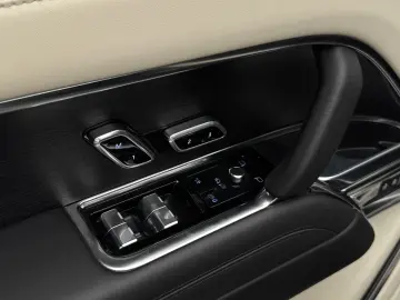 Land Rover Range Rover Autobiography 4.4 - 530 cp - 7 locuri