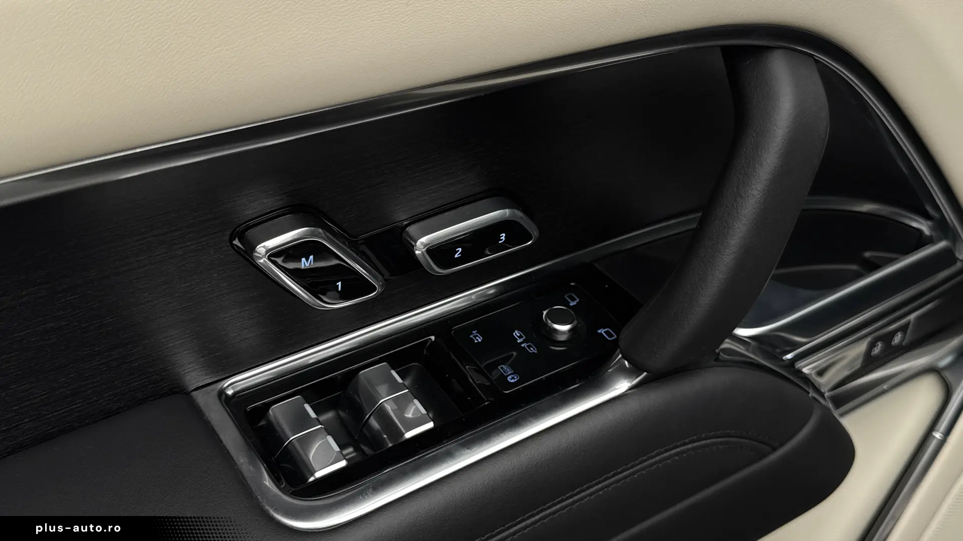 Land Rover Range Rover Autobiography 4.4 - 530 cp - 7 locuri