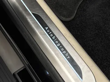Land Rover Range Rover Autobiography 4.4 - 530 cp - 7 locuri