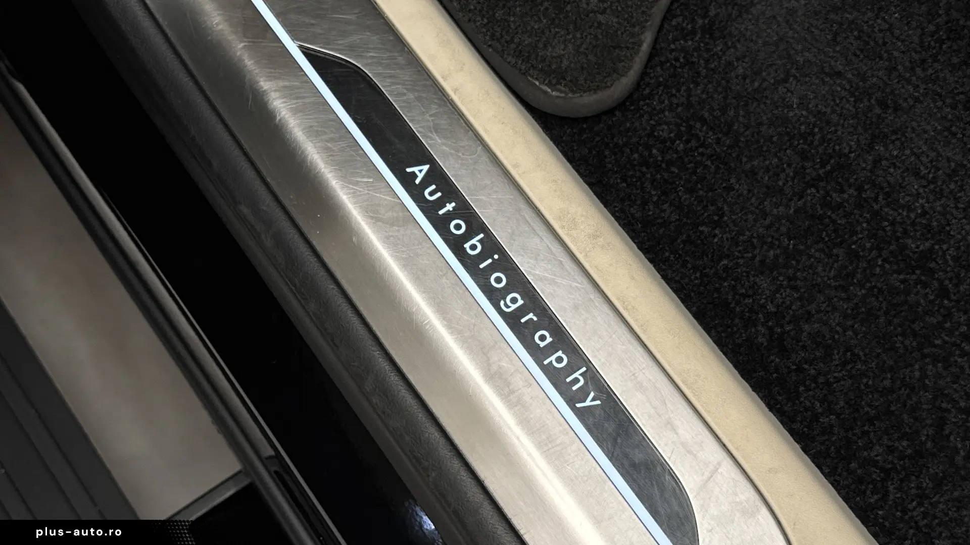 Land Rover Range Rover Autobiography 4.4 - 530 cp - 7 locuri
