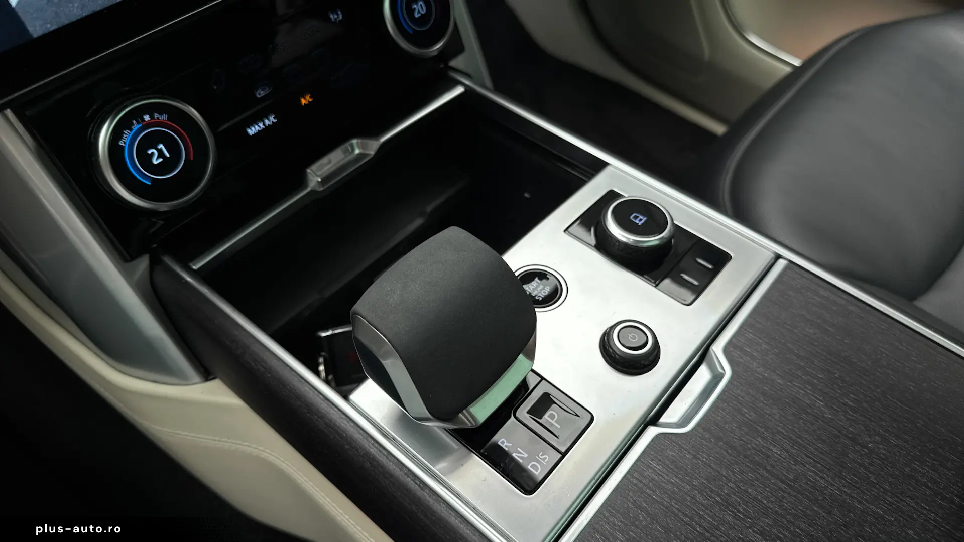Land Rover Range Rover Autobiography 4.4 - 530 cp - 7 locuri