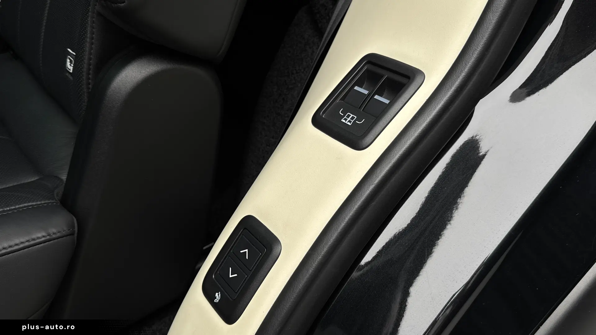 Land Rover Range Rover Autobiography 4.4 - 530 cp - 7 locuri