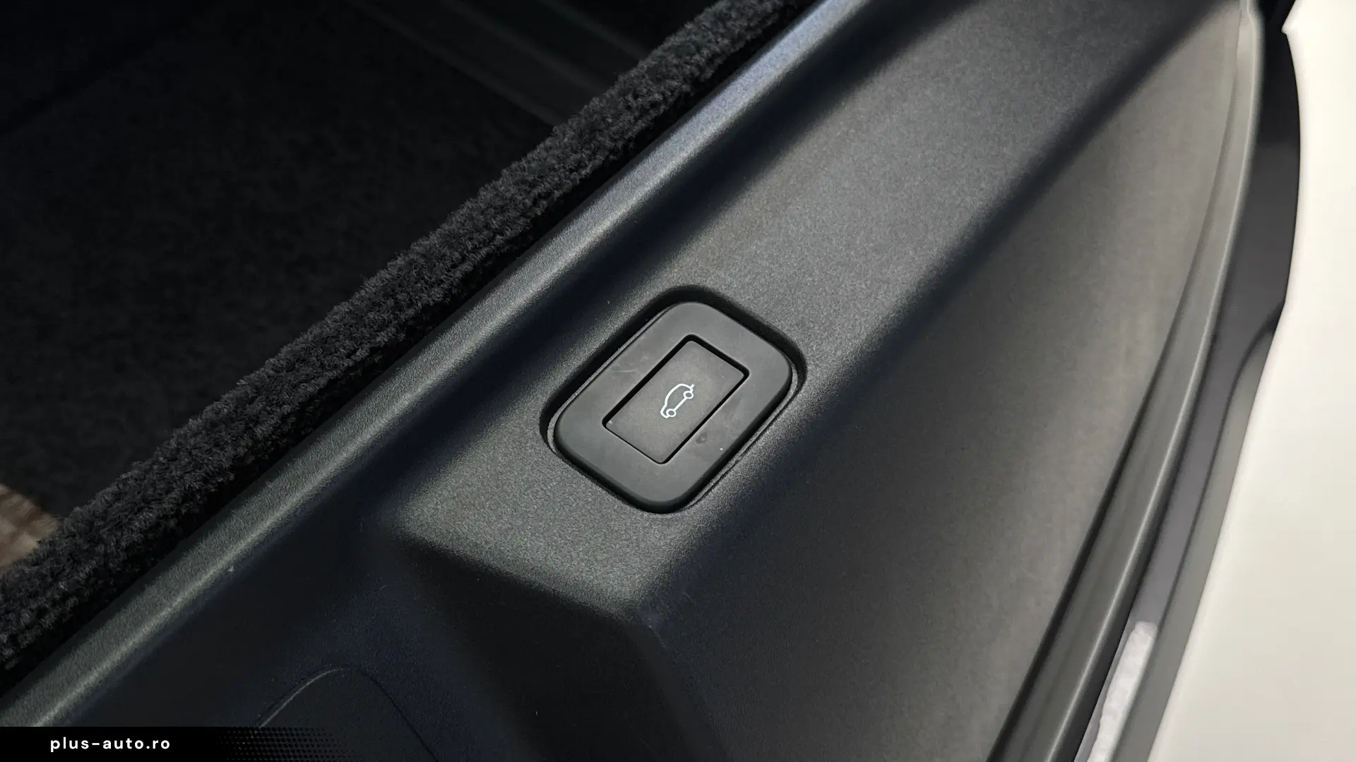 Land Rover Range Rover Autobiography 4.4 - 530 cp - 7 locuri