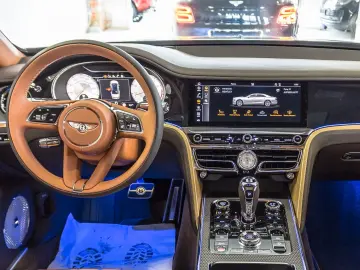 Bentley Continental Flying Spur_Mulliner_V8