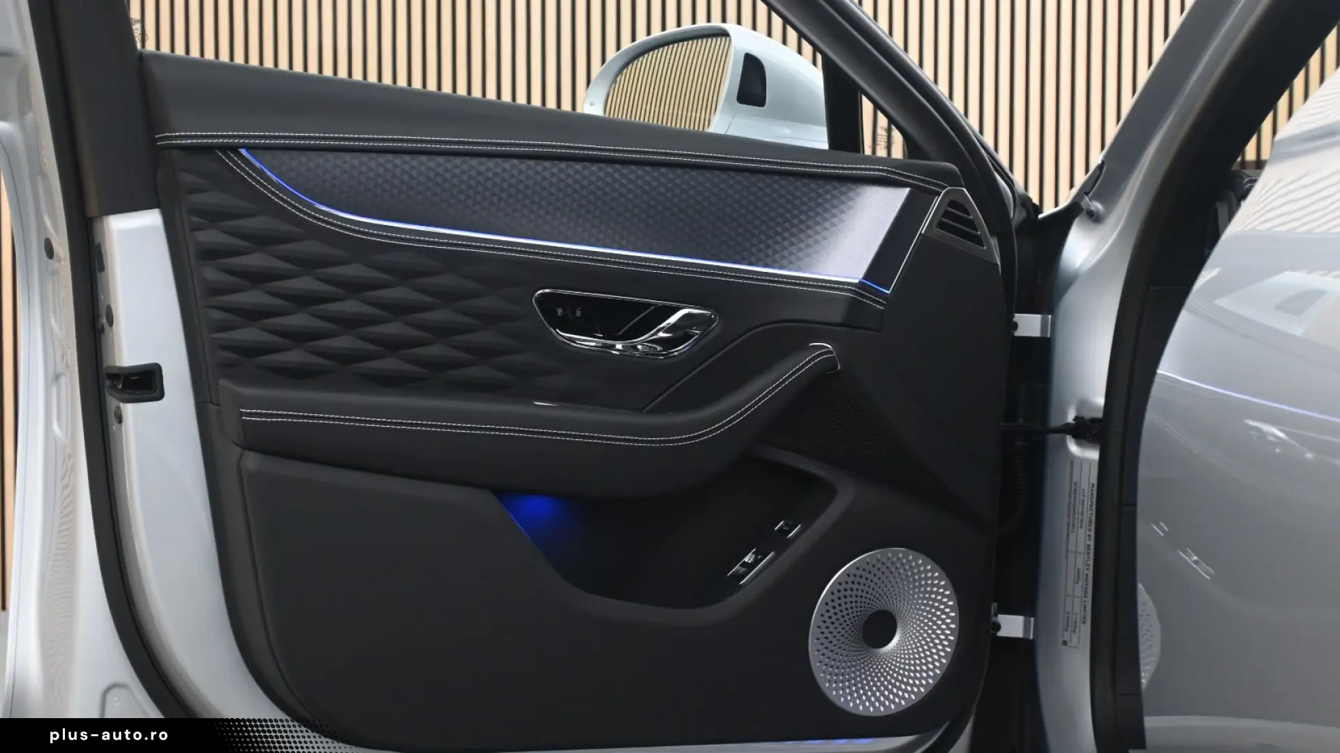 Bentley Continental Flying Spur_Azure