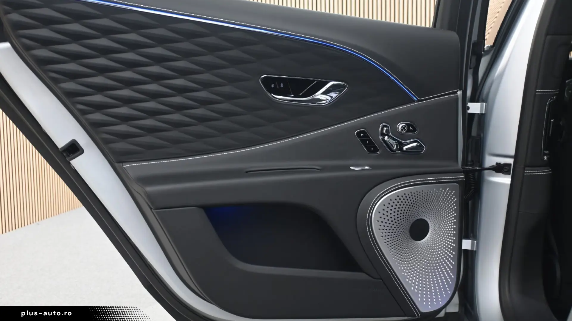 Bentley Continental Flying Spur_Azure