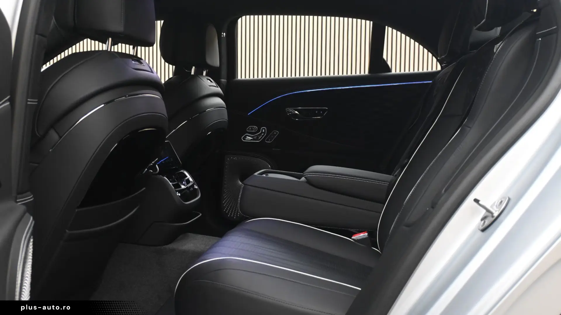 Bentley Continental Flying Spur_Azure