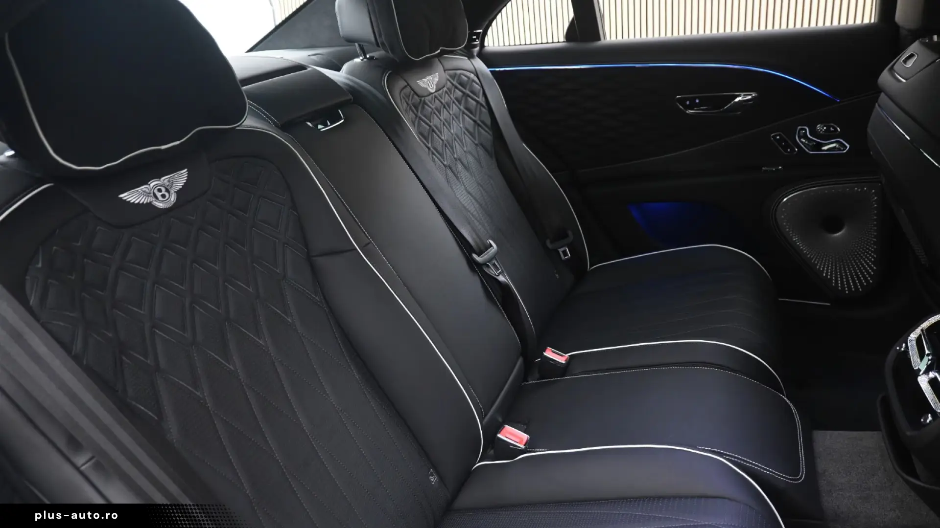 Bentley Continental Flying Spur_Azure